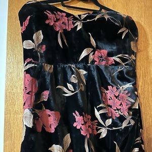 Lulu’s XL Strapless Dress in Velvet Floral